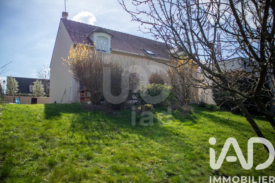Maison à vendre, 210m², Férolles-Attilly