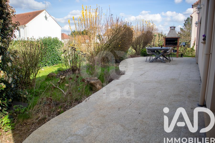 Maison à vendre, 210m², Férolles-Attilly