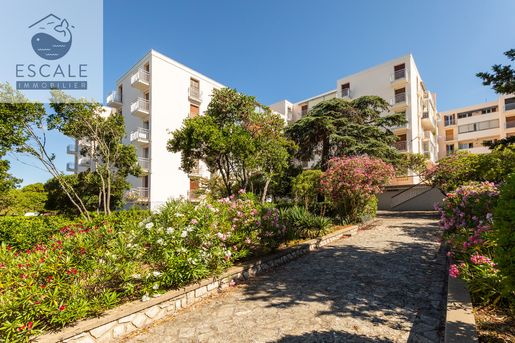 Parking 16 m² · à Sète · 16 m² · 43 000 €