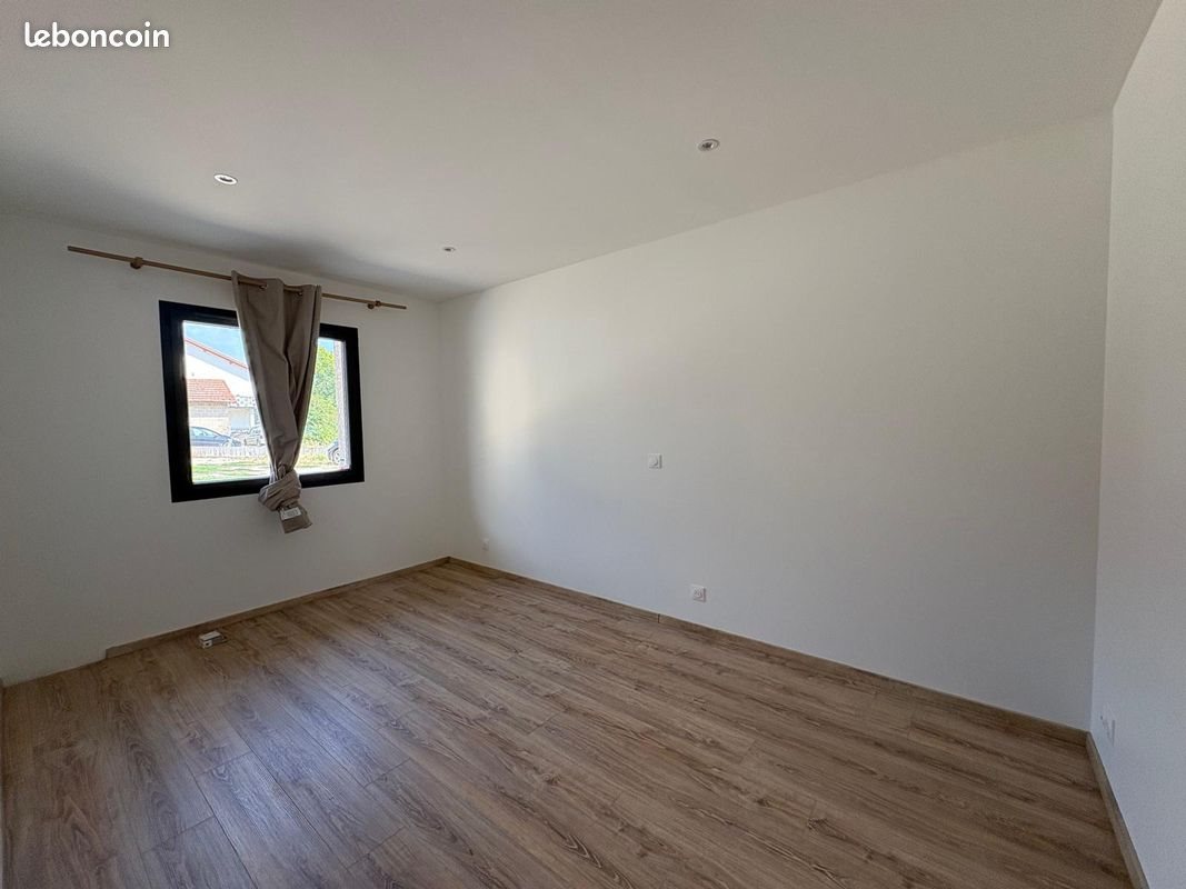 Maison à louer, 90m², Belley