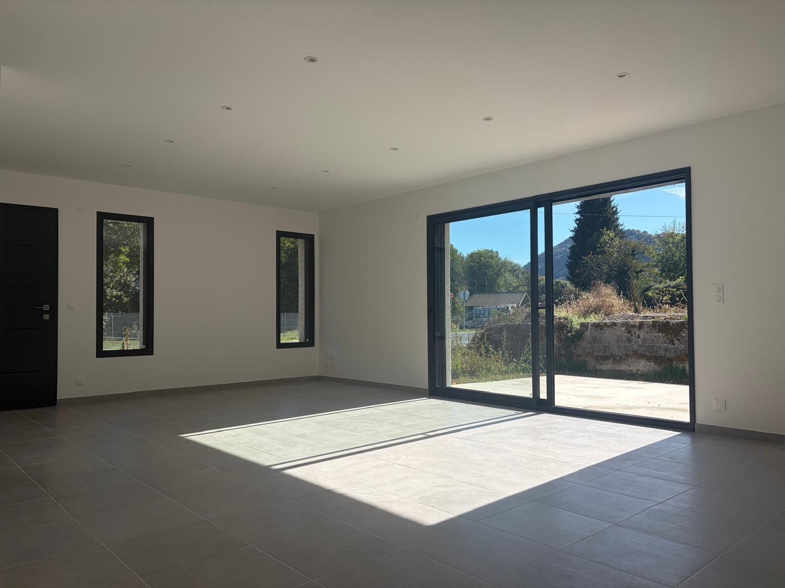 Maison à louer, 90m², Belley