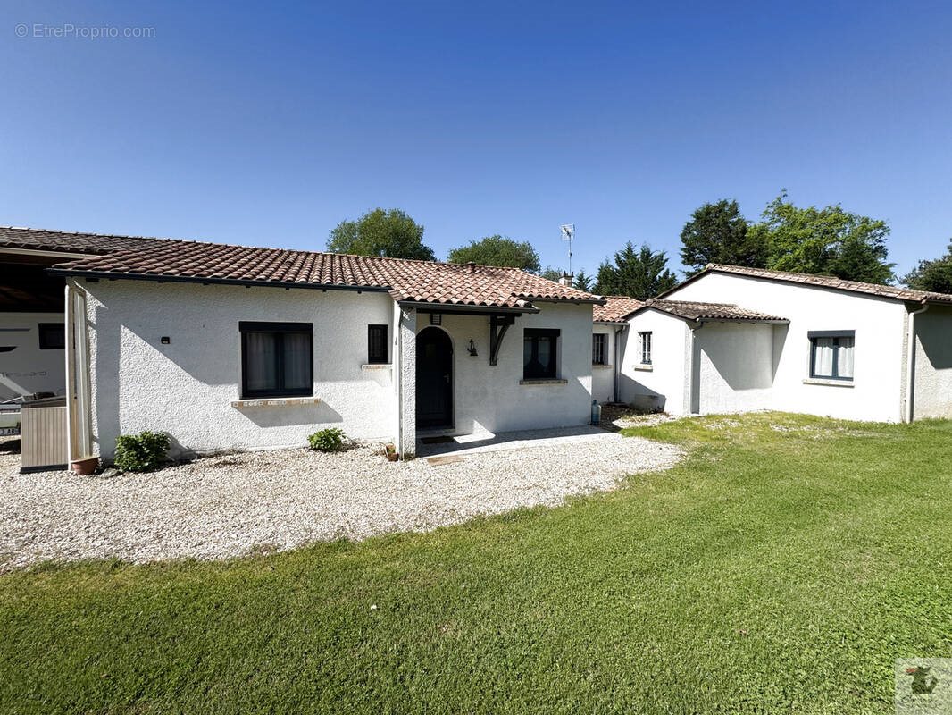 Maison à vendre, 150m², Lembras