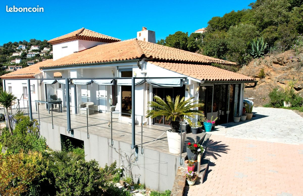 Maison à vendre, 185m², Roquebrune-sur-Argens