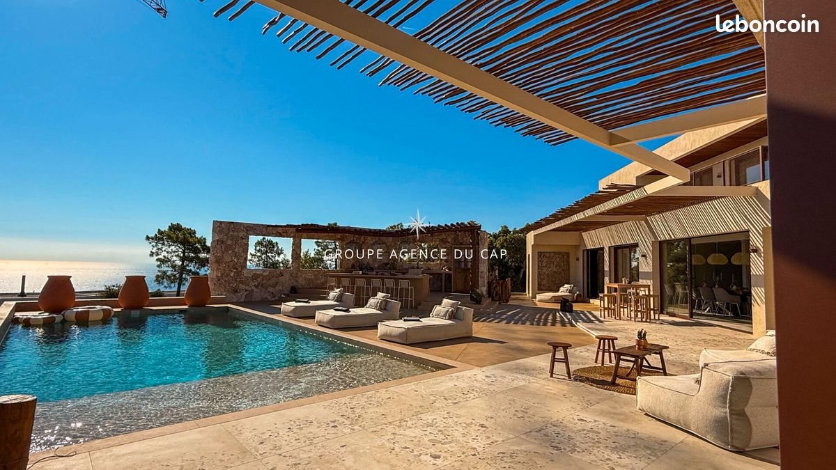 Maison à vendre, 450m², Roquebrune-sur-Argens