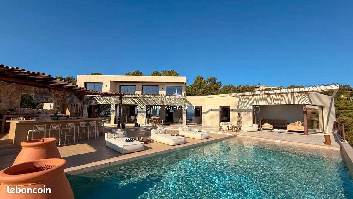 Maison à vendre, 450m², Roquebrune-sur-Argens