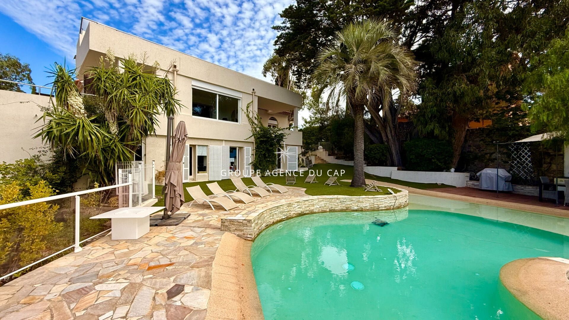Maison à vendre, 390m², Roquebrune-sur-Argens