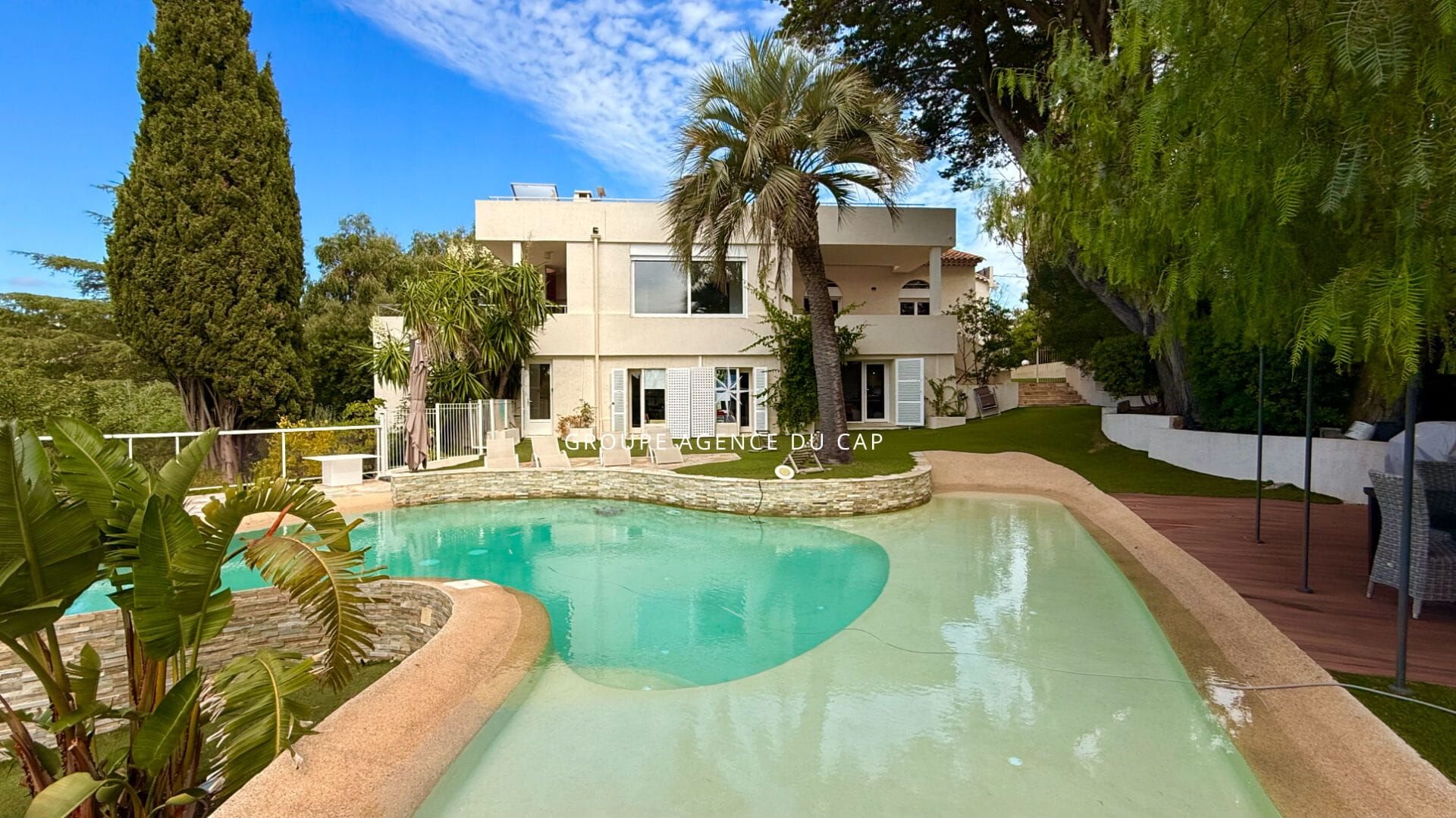 Maison à vendre, 390m², Roquebrune-sur-Argens
