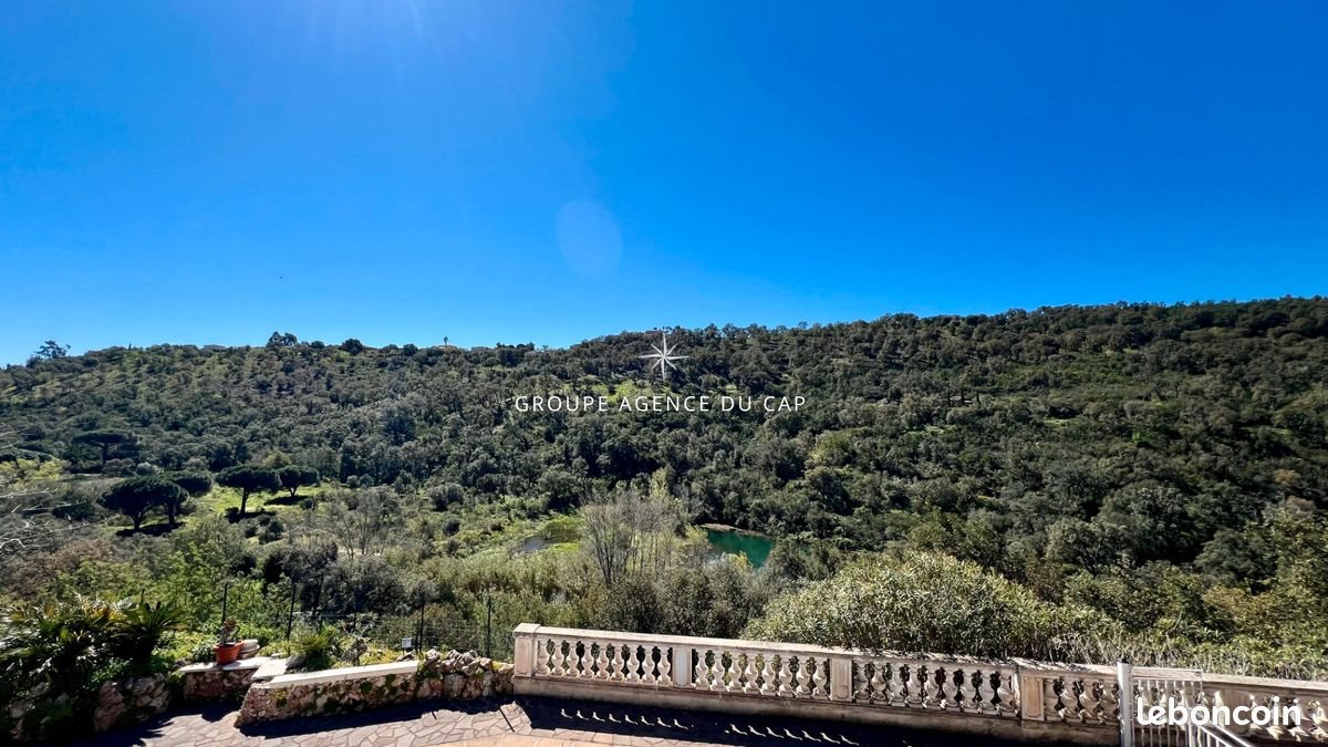 Maison à vendre, 300m², Roquebrune-sur-Argens