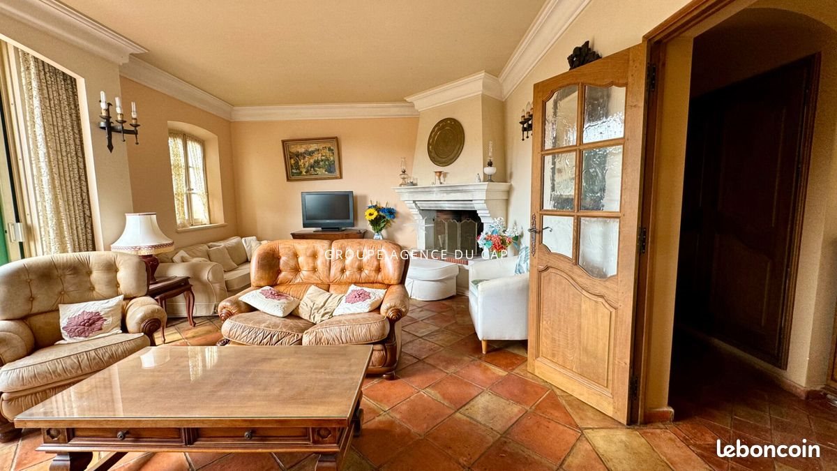Maison à vendre, 300m², Roquebrune-sur-Argens
