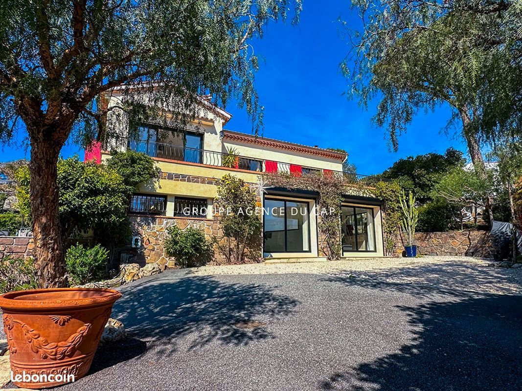 Maison à vendre, 192m², Roquebrune-sur-Argens