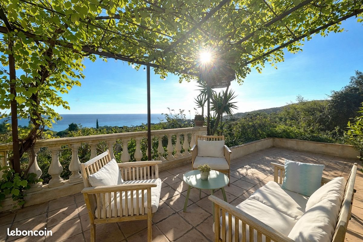 Maison à vendre, 160m², Roquebrune-sur-Argens