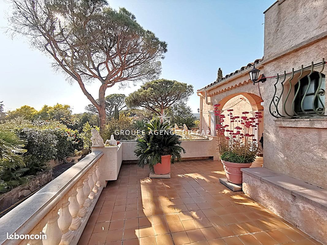 Maison à vendre, 251m², Roquebrune-sur-Argens