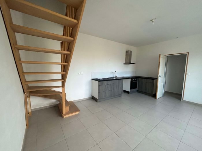Maison à louer, 72m², Cattenières
