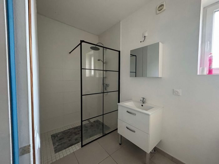 Maison à louer, 72m², Cattenières