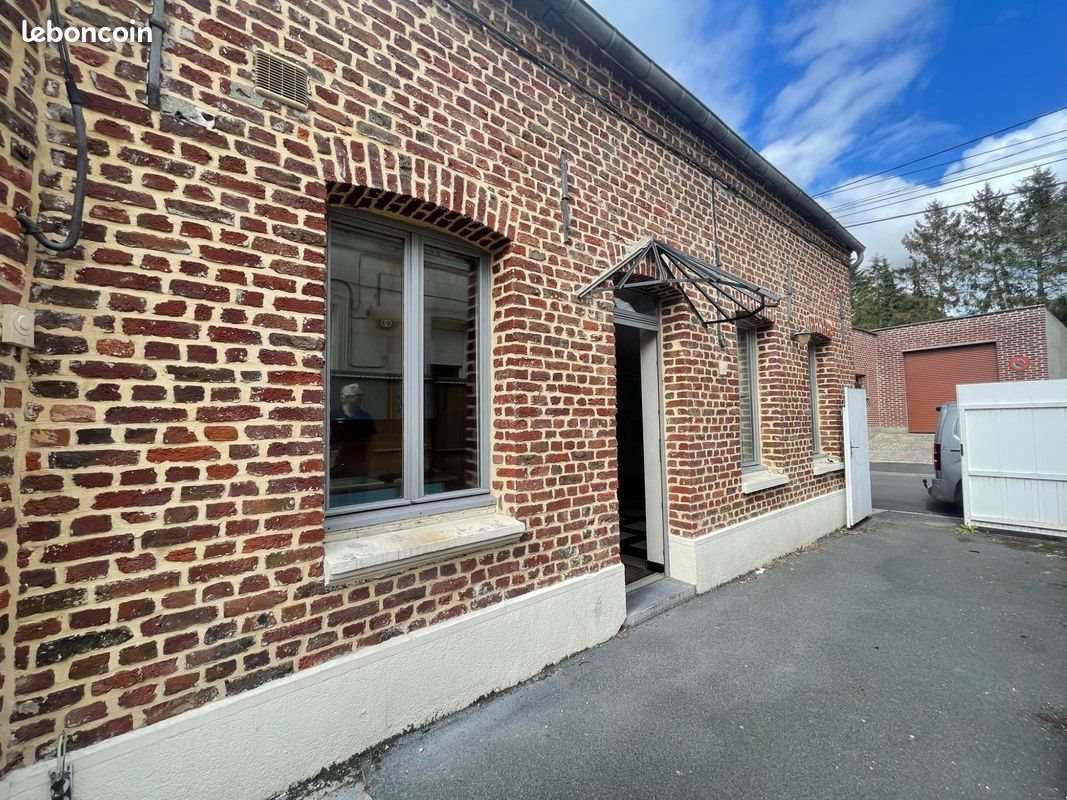 Maison à louer, 56m², Solesmes