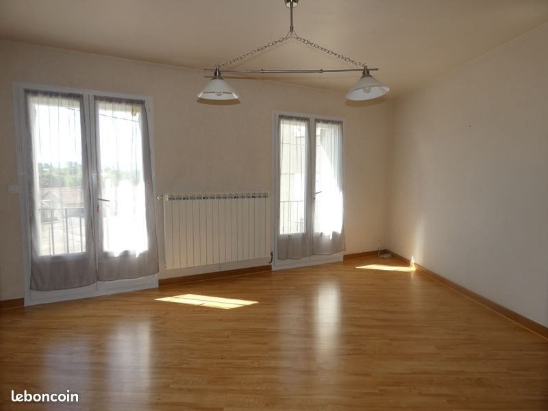 Appartement à louer, 80m², Serres