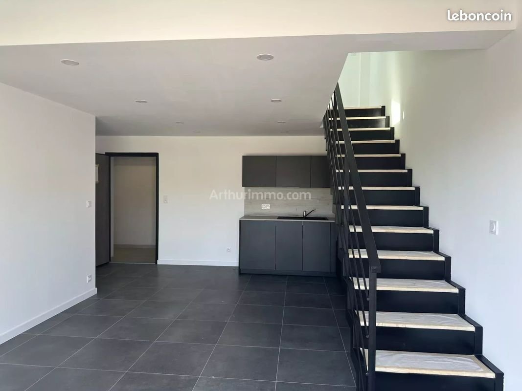 Appartement à louer, 83m², Ajaccio