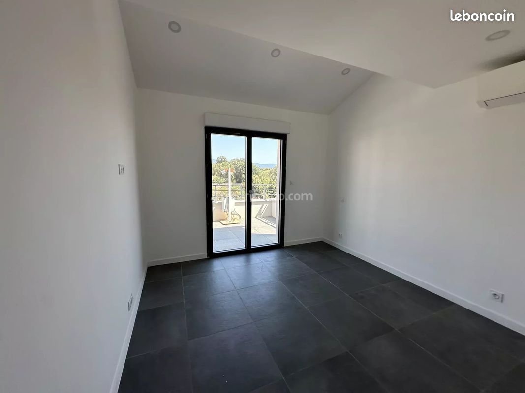 Appartement à louer, 83m², Ajaccio