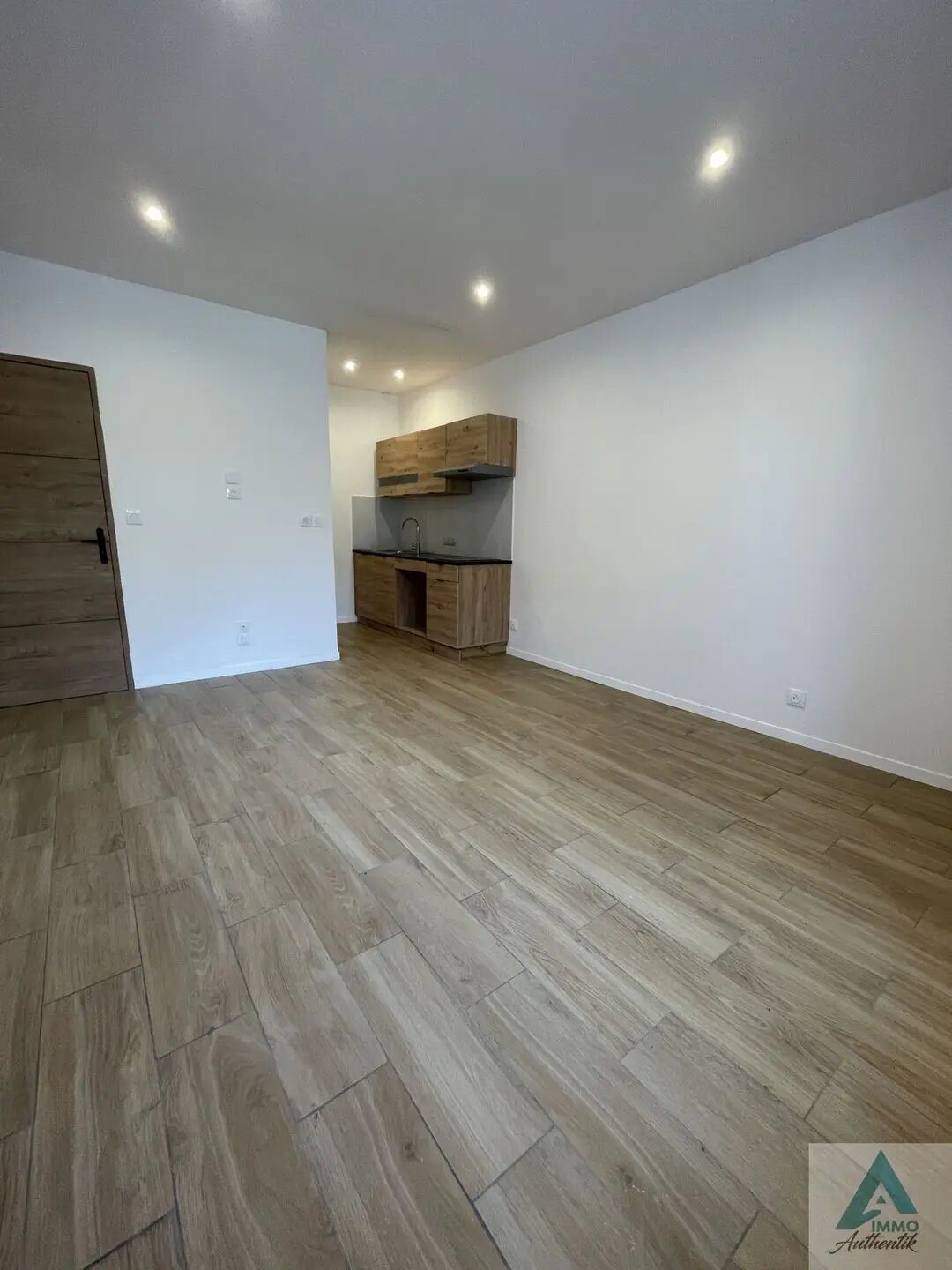 Appartement à louer, 22m², Cuges-les-Pins