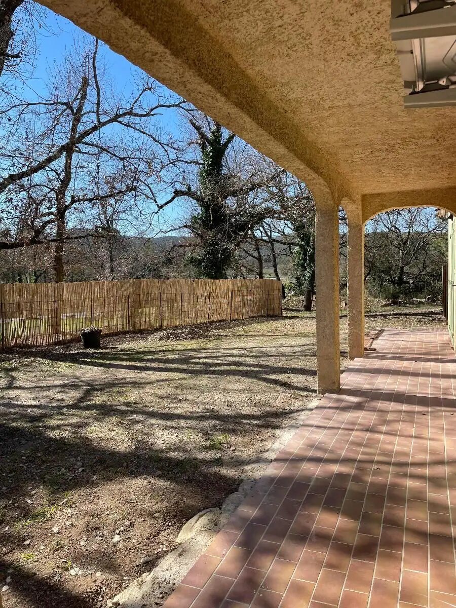 Maison à louer, 106m², Figanières