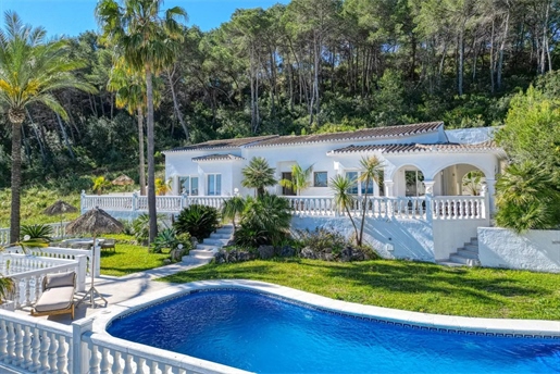 Renovierte Villa mit Meerblick zu verkaufen in Jávea