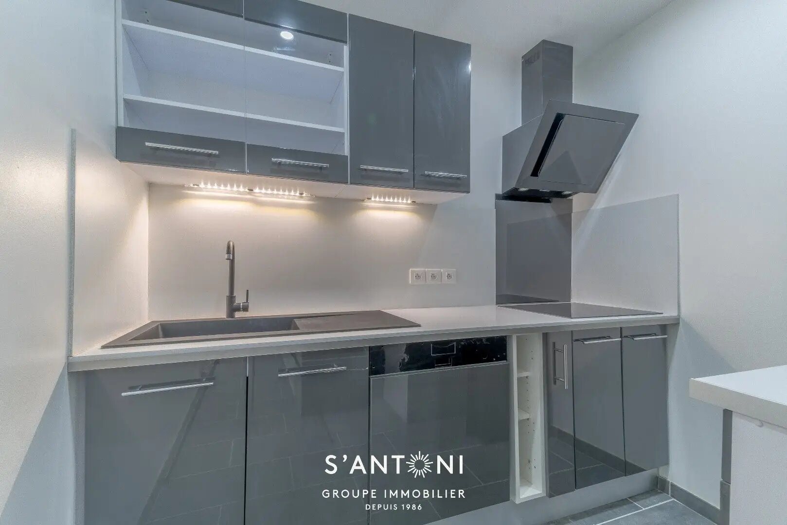Maison à vendre, 81m², Bessan