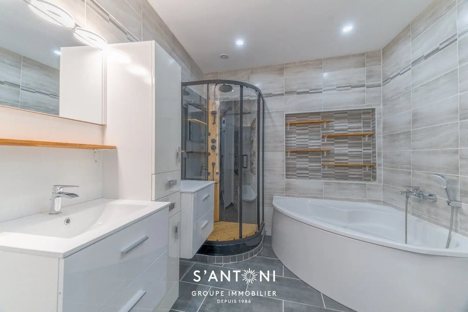Maison à vendre, 81m², Bessan