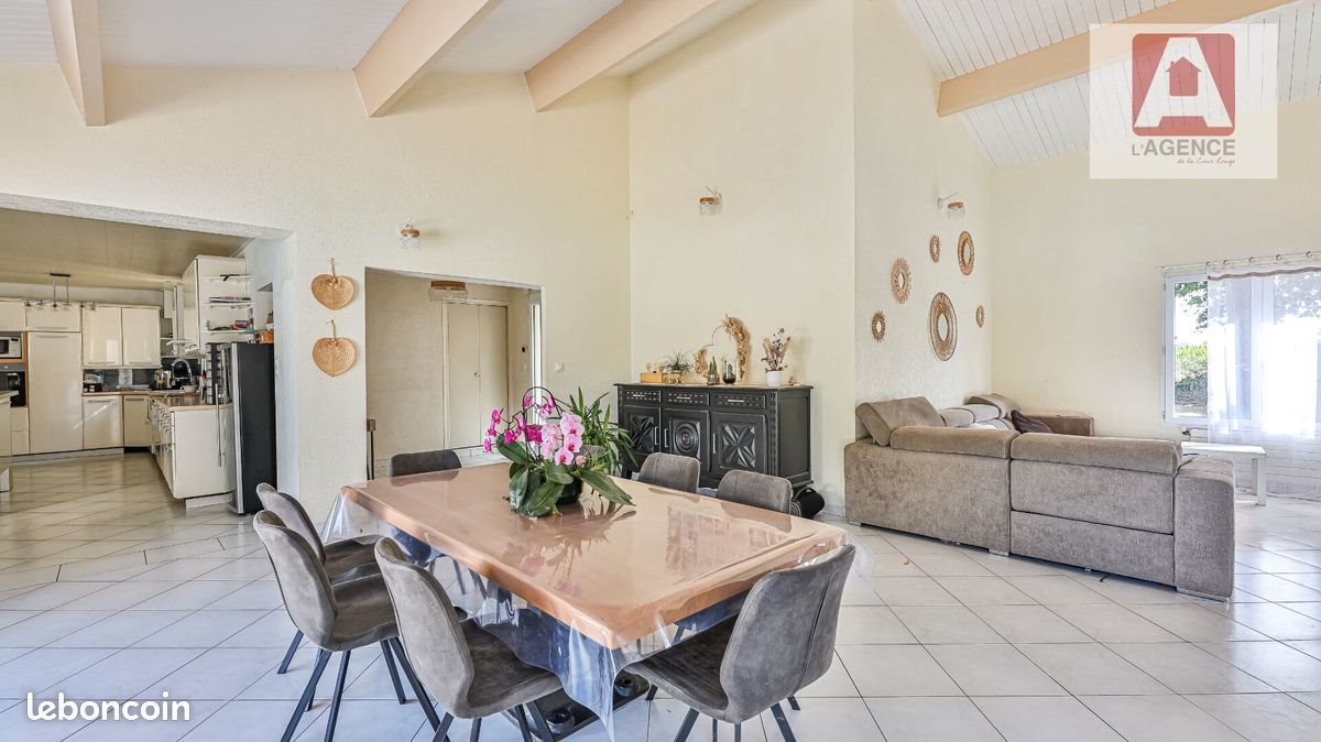 Maison à vendre, 265m², Saint-Maixent-sur-Vie