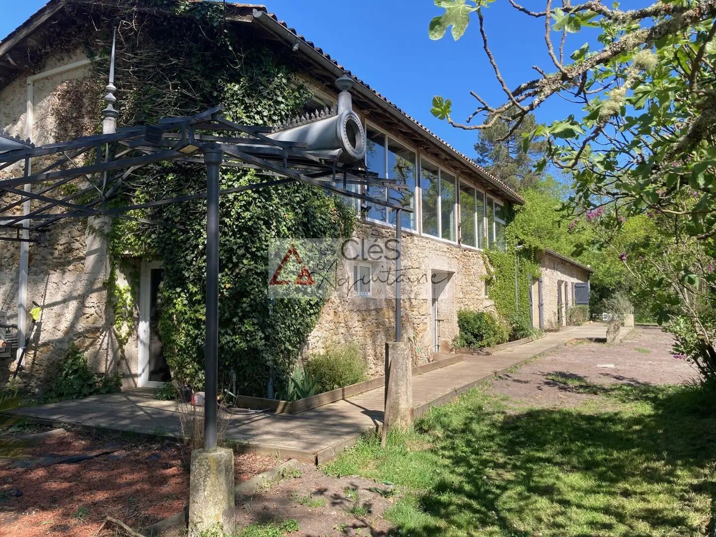 Maison à vendre, 242m², Léogeats