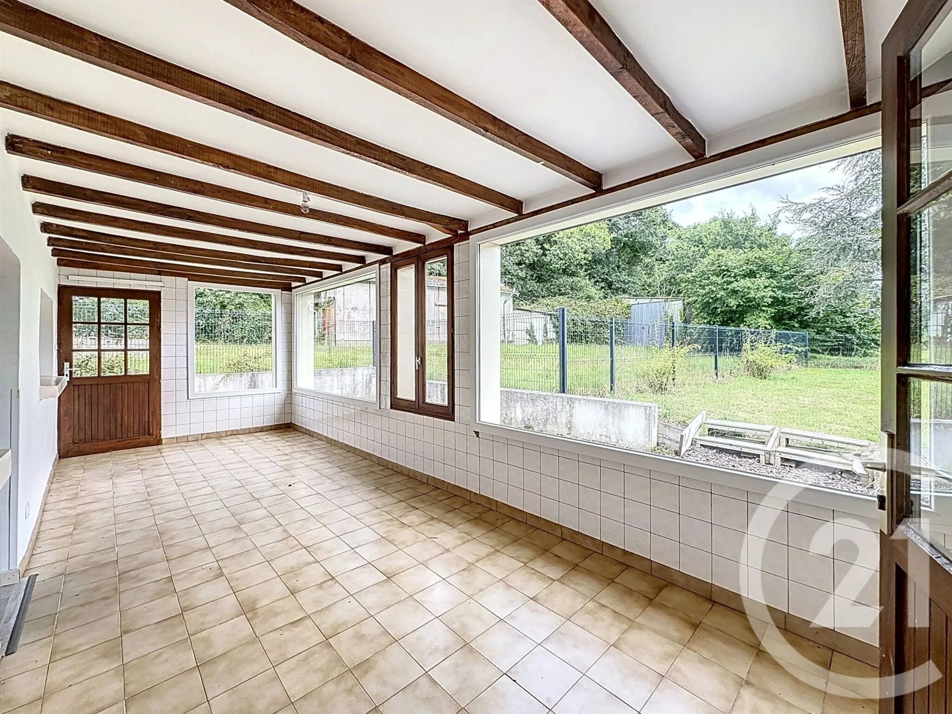 Maison à louer, 76m², Plouvara