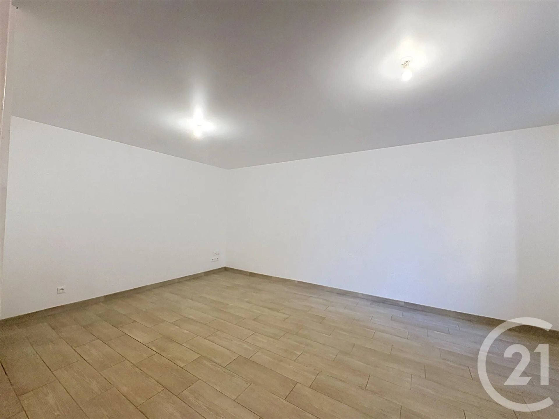 Maison à louer, 85m², Châtelaudren