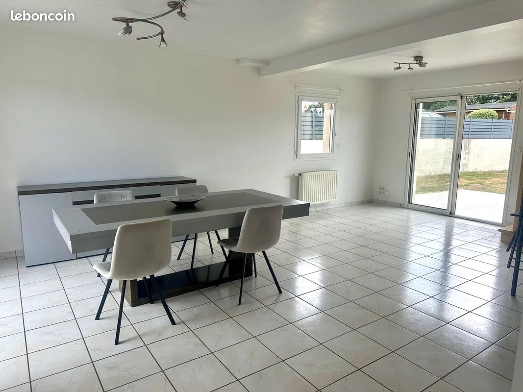 Maison à louer, 91m², Ploumagoar