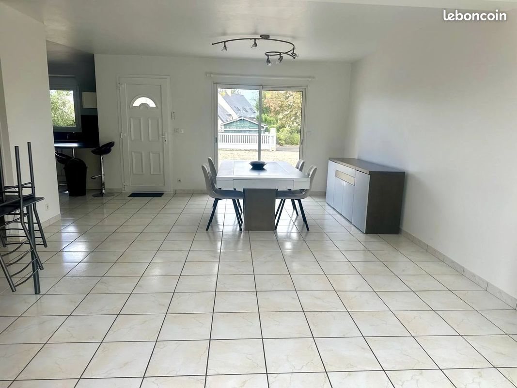 Maison à louer, 91m², Ploumagoar
