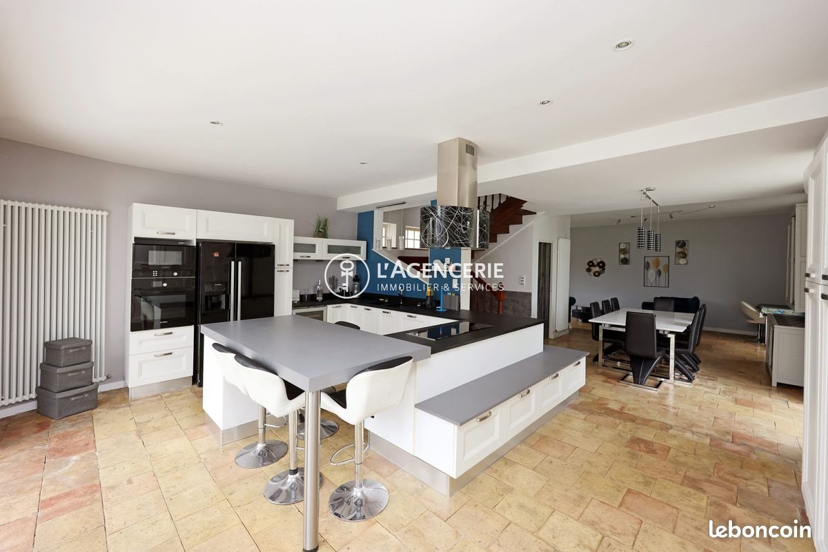 Maison à louer, 180m², Albi