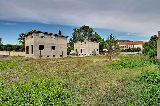 Terrain 751 m² · à Draguignan · 217 500 €