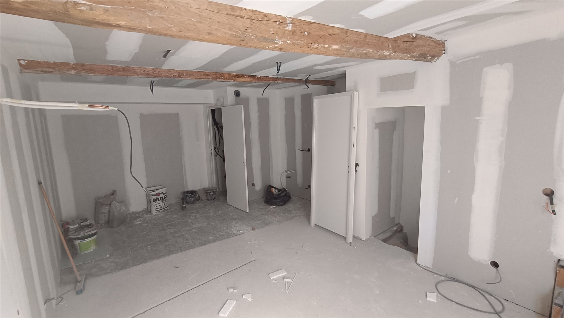 Maison à vendre, 4m², La Destrousse