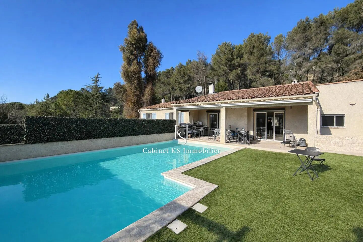 Maison à vendre, 277m², Châteauneuf-le-Rouge