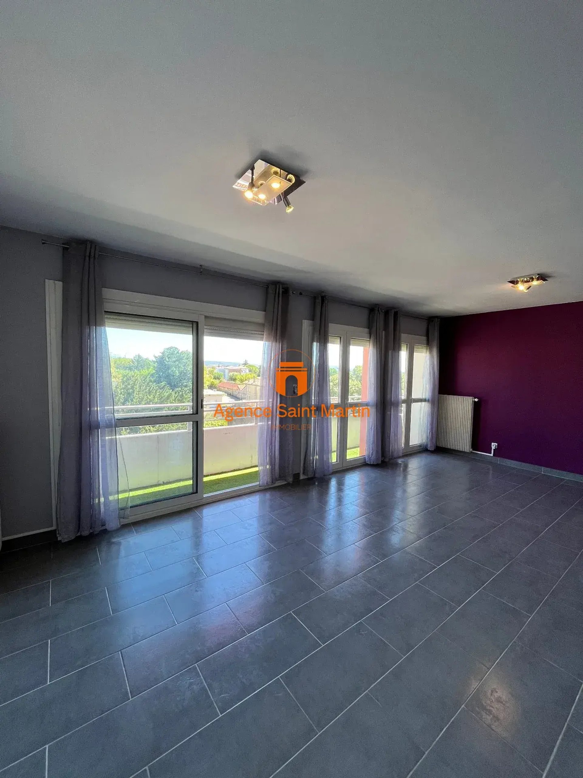 Appartement à louer, 76m², Donzère