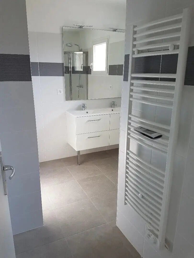 Maison à louer, 92m², Savasse