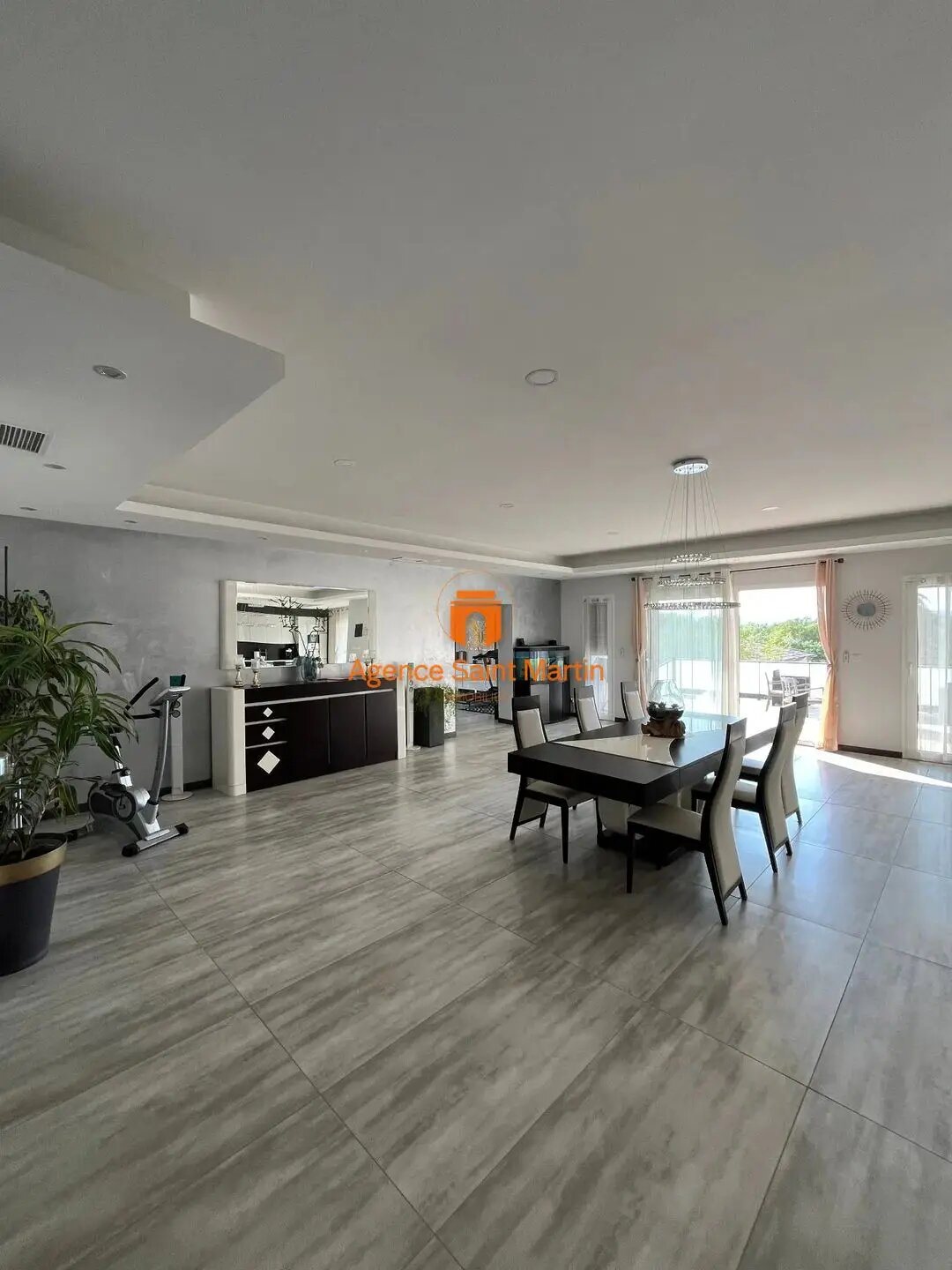 Maison à louer, 313m², Montélimar
