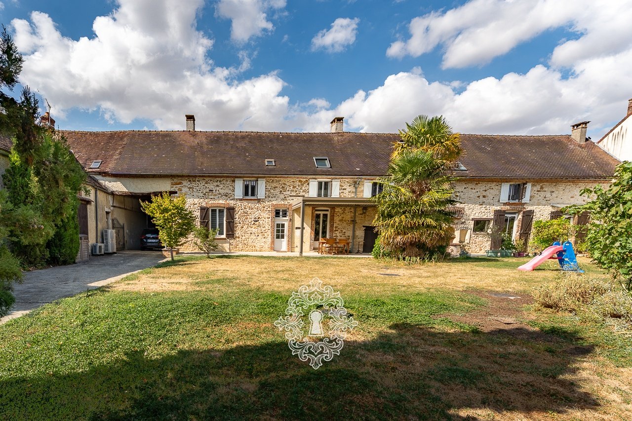 Maison à vendre, 330m², Donnemarie-Dontilly