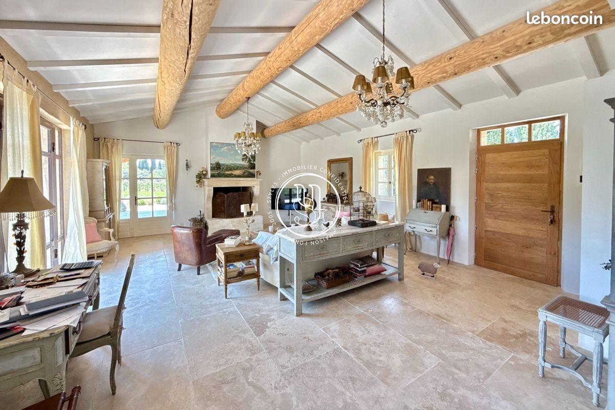 Maison à vendre, 222m², Eygalières