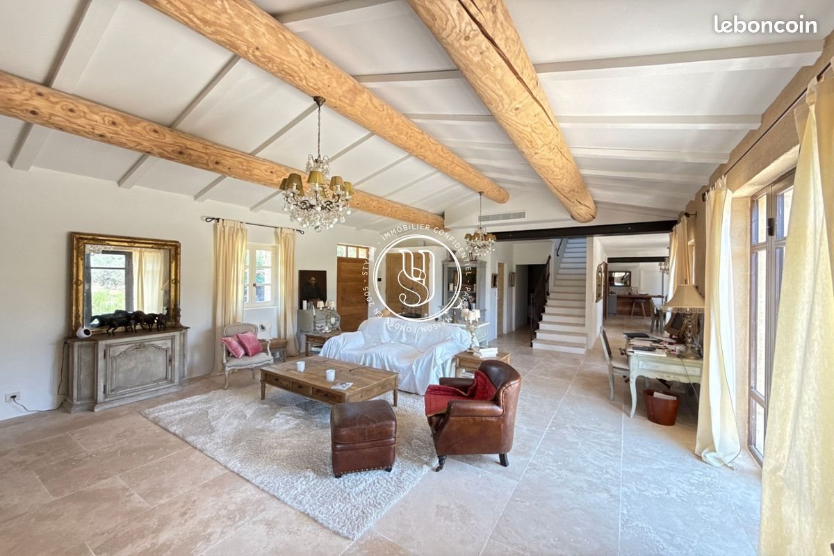 Maison à vendre, 222m², Eygalières