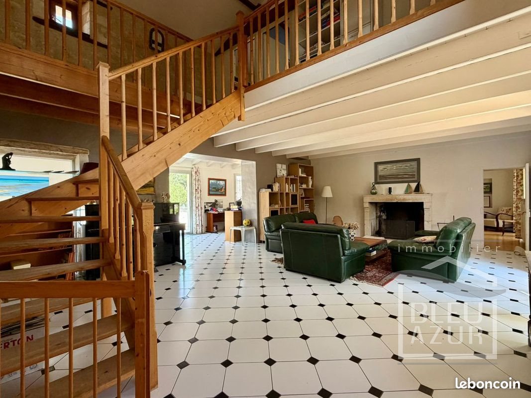Maison à vendre, 305m², Sainte-Gemme-la-Plaine