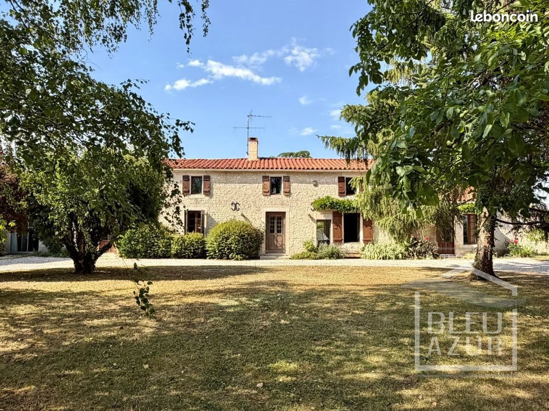 Maison à vendre, 305m², Sainte-Gemme-la-Plaine