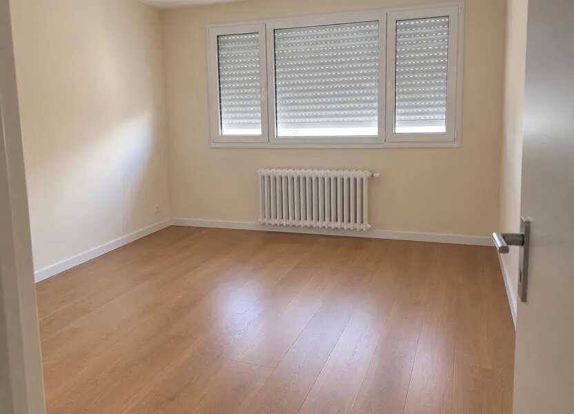 Maison à louer, 74m², Saintes