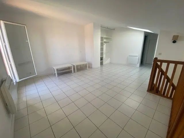 Appartement à louer, 77m², Cogolin
