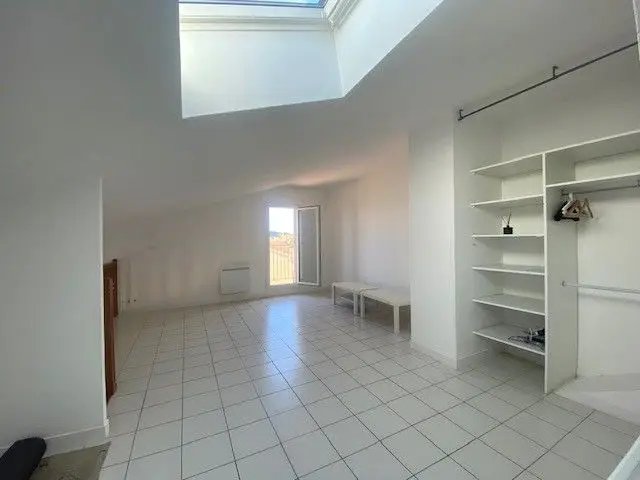Appartement à louer, 77m², Cogolin