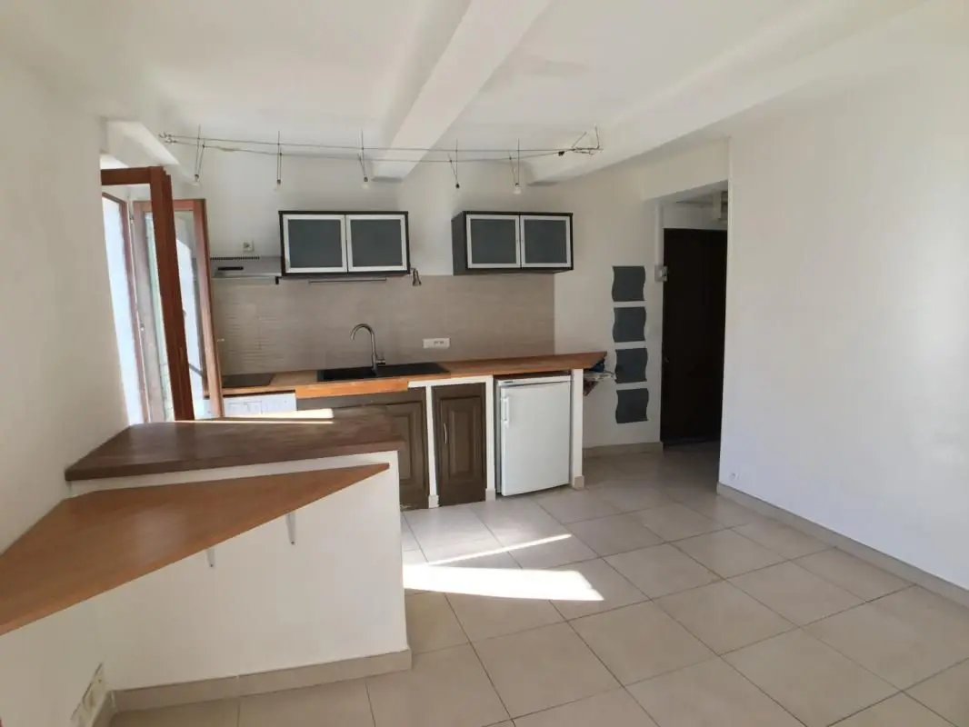 Appartement à louer, 28m², La Garde-Freinet