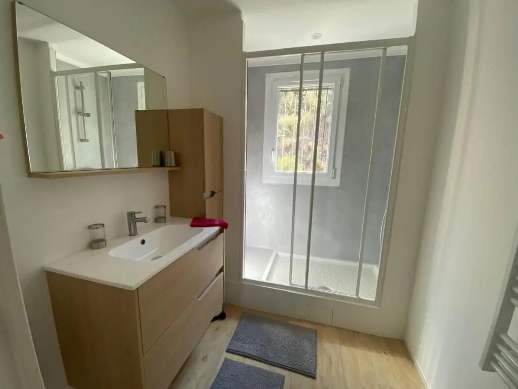 Appartement à louer, 80m², Grimaud